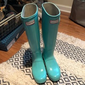 robins egg blue hunter boots // Tiffany blue